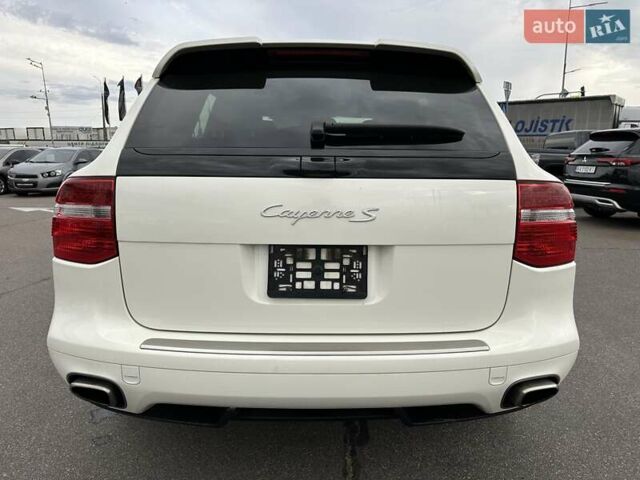Білий Порше Cayenne, об'ємом двигуна 4.81 л та пробігом 181 тис. км за 8700 $, фото 6 на Automoto.ua