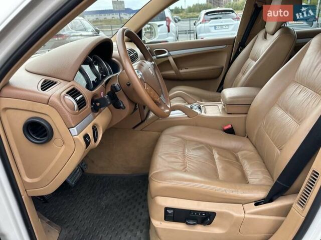 Білий Порше Cayenne, об'ємом двигуна 4.81 л та пробігом 181 тис. км за 8700 $, фото 15 на Automoto.ua