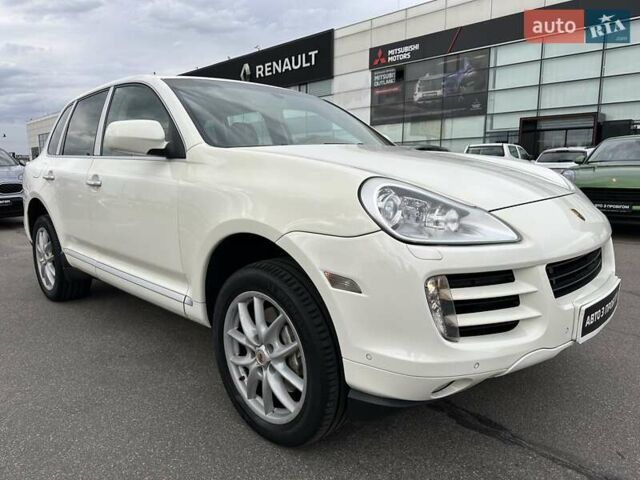 Білий Порше Cayenne, об'ємом двигуна 4.81 л та пробігом 181 тис. км за 8700 $, фото 1 на Automoto.ua
