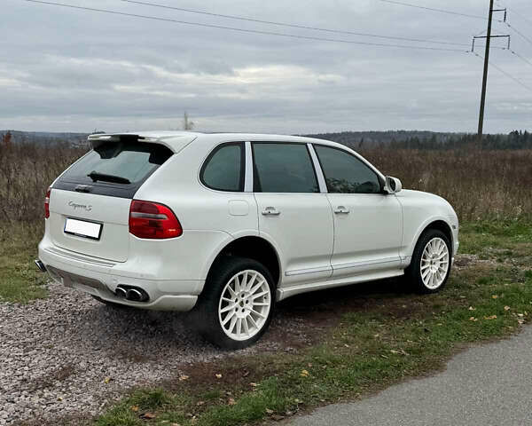 Білий Порше Cayenne, об'ємом двигуна 4.81 л та пробігом 160 тис. км за 9500 $, фото 3 на Automoto.ua