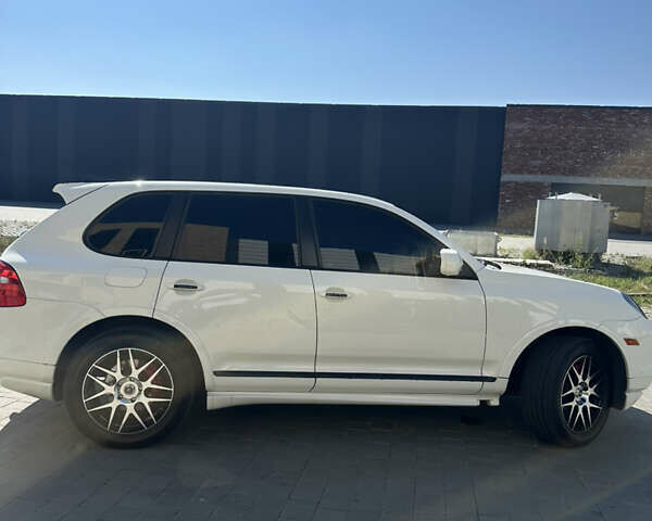 Білий Порше Cayenne, об'ємом двигуна 4.8 л та пробігом 314 тис. км за 9900 $, фото 7 на Automoto.ua