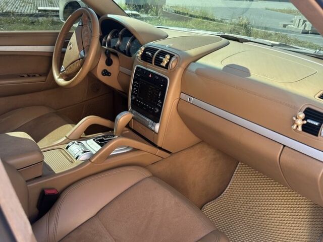 Білий Порше Cayenne, об'ємом двигуна 4.8 л та пробігом 314 тис. км за 9900 $, фото 15 на Automoto.ua