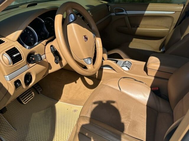Білий Порше Cayenne, об'ємом двигуна 4.8 л та пробігом 314 тис. км за 9900 $, фото 16 на Automoto.ua