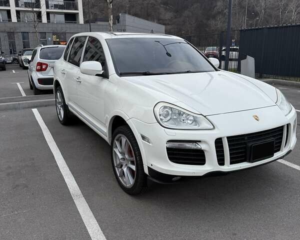 Белый Порше Каен, объемом двигателя 4.8 л и пробегом 132 тыс. км за 12600 $, фото 3 на Automoto.ua