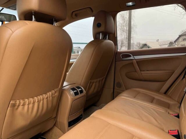 Білий Порше Cayenne, об'ємом двигуна 3.6 л та пробігом 169 тис. км за 13699 $, фото 17 на Automoto.ua