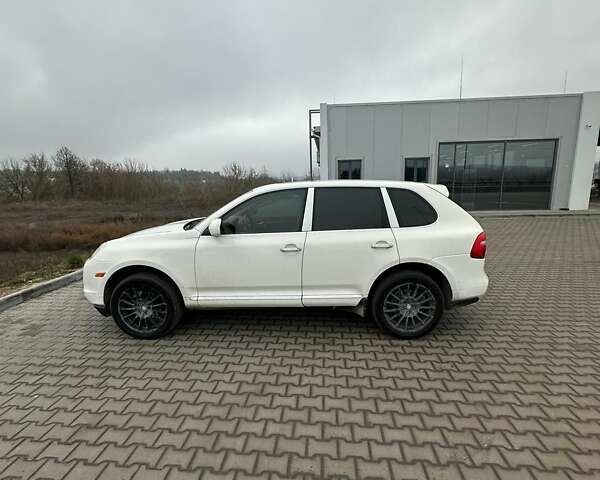 Белый Порше Каен, объемом двигателя 3.6 л и пробегом 196 тыс. км за 10700 $, фото 1 на Automoto.ua