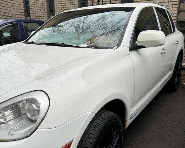 Белый Порше Каен, объемом двигателя 3.6 л и пробегом 196 тыс. км за 10700 $, фото 6 на Automoto.ua