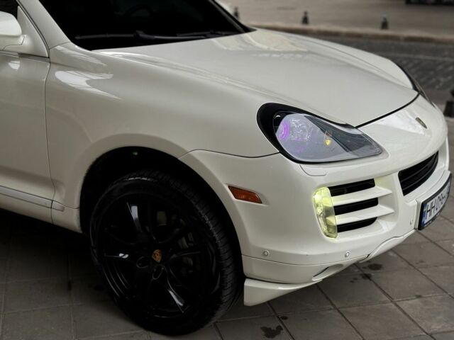 Белый Порше Каен, объемом двигателя 4.8 л и пробегом 350 тыс. км за 7500 $, фото 7 на Automoto.ua