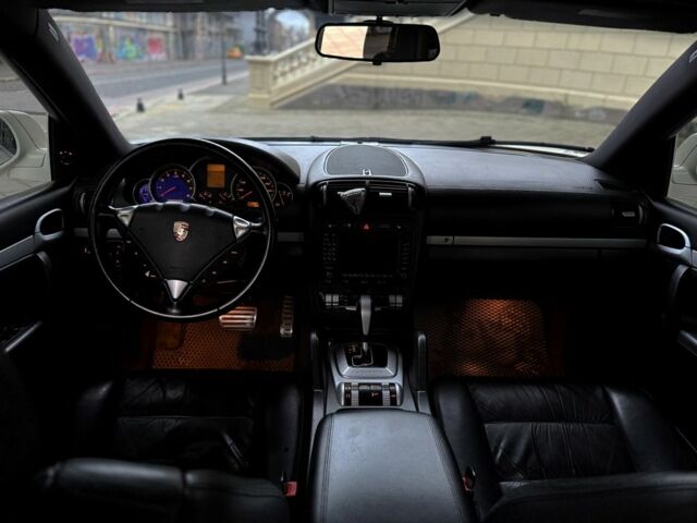 Белый Порше Каен, объемом двигателя 4.8 л и пробегом 350 тыс. км за 7500 $, фото 21 на Automoto.ua