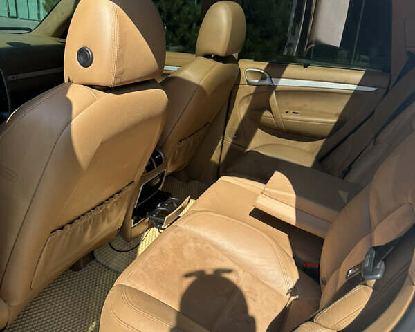 Білий Порше Cayenne, об'ємом двигуна 4.8 л та пробігом 314 тис. км за 9900 $, фото 16 на Automoto.ua