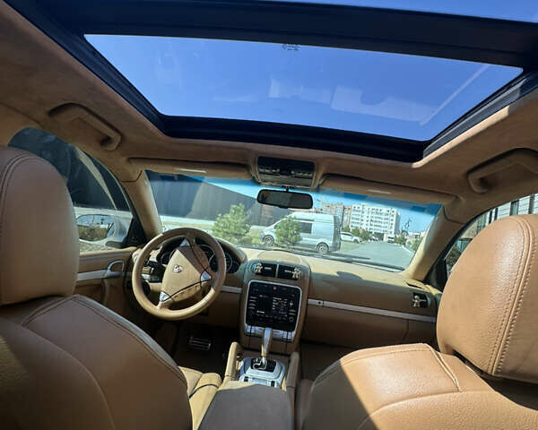 Білий Порше Cayenne, об'ємом двигуна 4.8 л та пробігом 314 тис. км за 9900 $, фото 19 на Automoto.ua