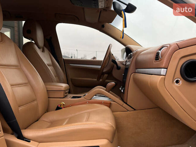 Білий Порше Cayenne, об'ємом двигуна 3.6 л та пробігом 169 тис. км за 13699 $, фото 19 на Automoto.ua