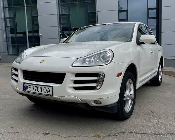Белый Порше Каен, объемом двигателя 3.6 л и пробегом 143 тыс. км за 11000 $, фото 4 на Automoto.ua