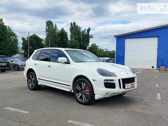 Білий Порше Cayenne, об'ємом двигуна 4.8 л та пробігом 181 тис. км за 12900 $, фото 2 на Automoto.ua