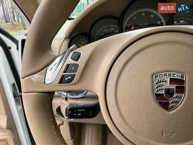 Белый Порше Каен, объемом двигателя 4.8 л и пробегом 144 тыс. км за 22700 $, фото 42 на Automoto.ua