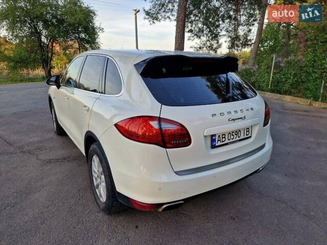 Білий Порше Cayenne, об'ємом двигуна 3 л та пробігом 199 тис. км за 15900 $, фото 3 на Automoto.ua