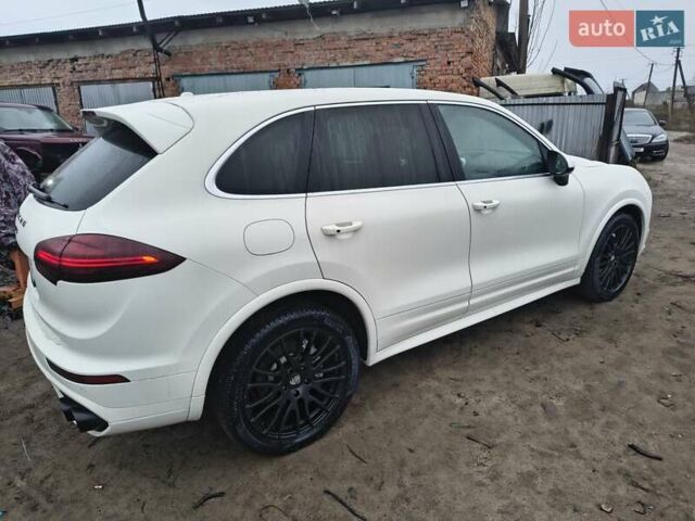 Білий Порше Cayenne, об'ємом двигуна 4.81 л та пробігом 194 тис. км за 15800 $, фото 5 на Automoto.ua