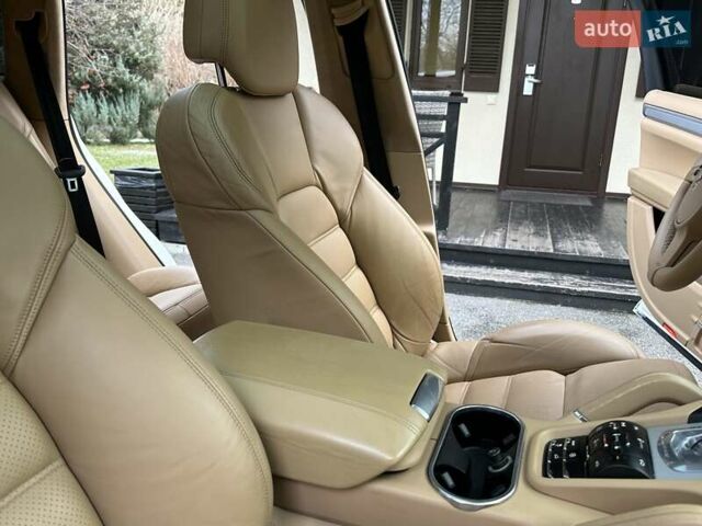 Белый Порше Каен, объемом двигателя 4.8 л и пробегом 144 тыс. км за 22700 $, фото 74 на Automoto.ua