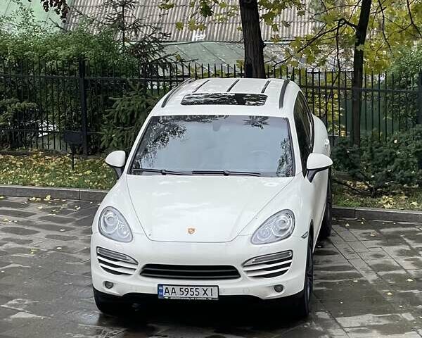 Білий Порше Cayenne, об'ємом двигуна 3.6 л та пробігом 240 тис. км за 18000 $, фото 7 на Automoto.ua