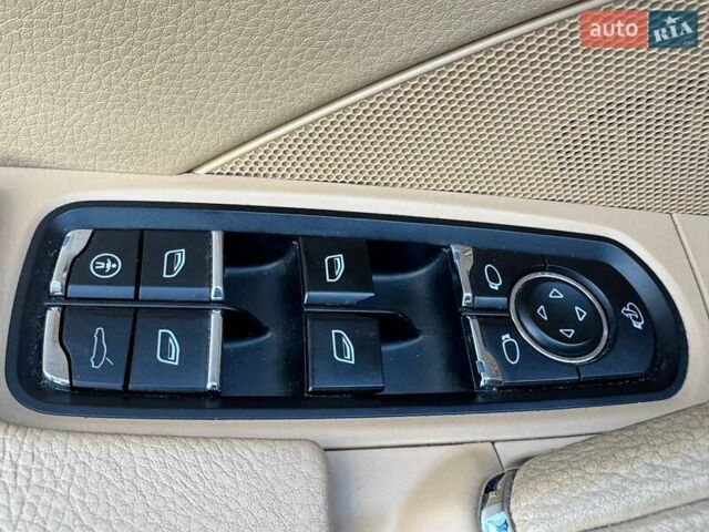 Белый Порше Каен, объемом двигателя 3.6 л и пробегом 118 тыс. км за 19990 $, фото 15 на Automoto.ua