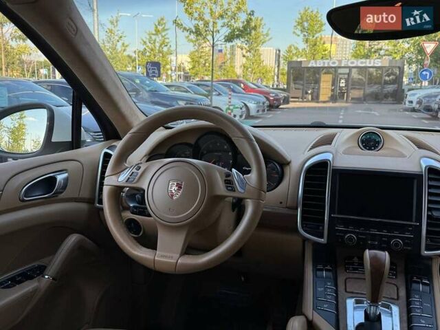 Белый Порше Каен, объемом двигателя 3.6 л и пробегом 118 тыс. км за 19990 $, фото 13 на Automoto.ua