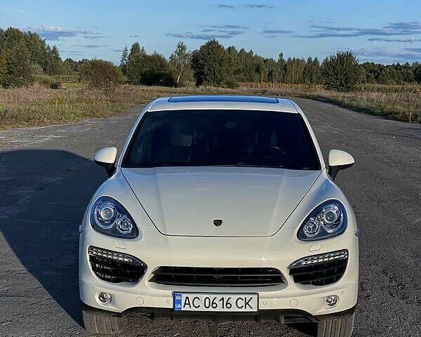 Білий Порше Cayenne, об'ємом двигуна 3 л та пробігом 121 тис. км за 23600 $, фото 2 на Automoto.ua