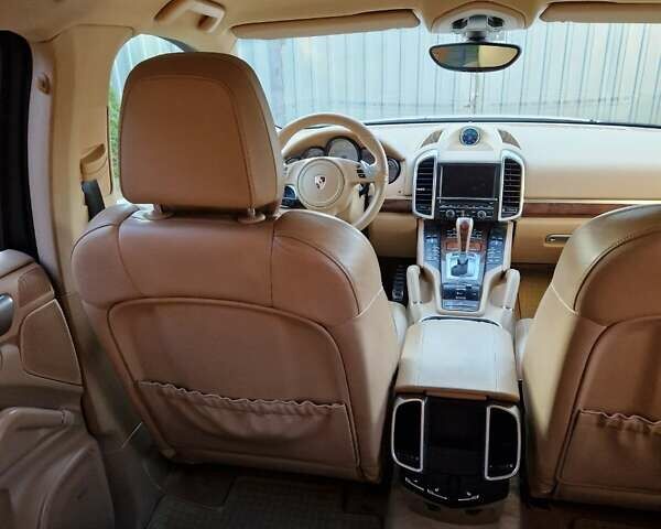 Білий Порше Cayenne, об'ємом двигуна 3 л та пробігом 199 тис. км за 15900 $, фото 34 на Automoto.ua