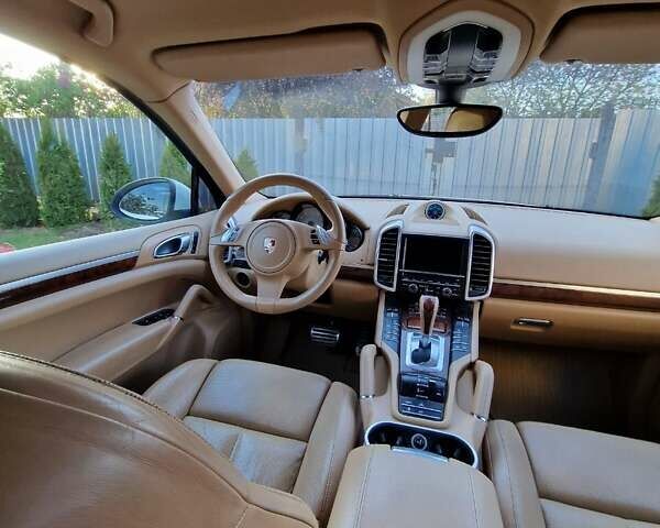 Білий Порше Cayenne, об'ємом двигуна 3 л та пробігом 199 тис. км за 15900 $, фото 17 на Automoto.ua