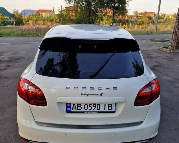 Білий Порше Cayenne, об'ємом двигуна 3 л та пробігом 199 тис. км за 15900 $, фото 5 на Automoto.ua