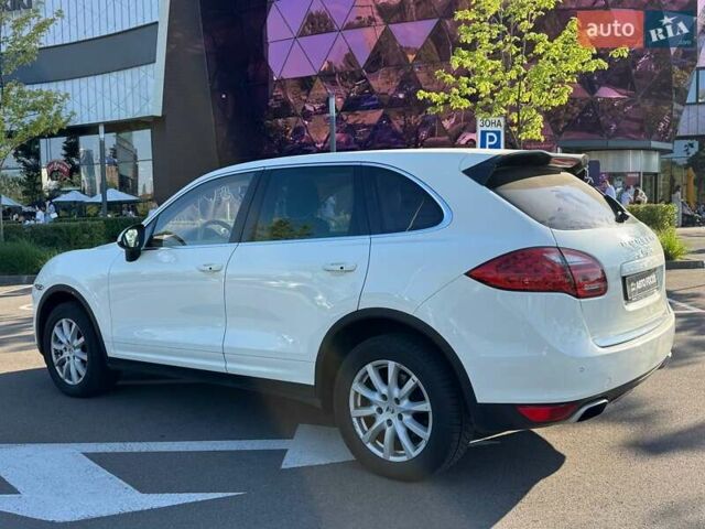 Белый Порше Каен, объемом двигателя 3.6 л и пробегом 118 тыс. км за 21990 $, фото 4 на Automoto.ua