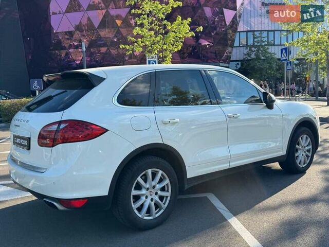 Белый Порше Каен, объемом двигателя 3.6 л и пробегом 118 тыс. км за 19990 $, фото 6 на Automoto.ua