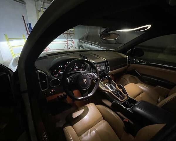 Білий Порше Cayenne, об'ємом двигуна 3.6 л та пробігом 240 тис. км за 18000 $, фото 8 на Automoto.ua