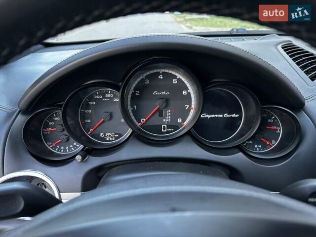 Білий Порше Cayenne, об'ємом двигуна 4.81 л та пробігом 161 тис. км за 16000 $, фото 11 на Automoto.ua