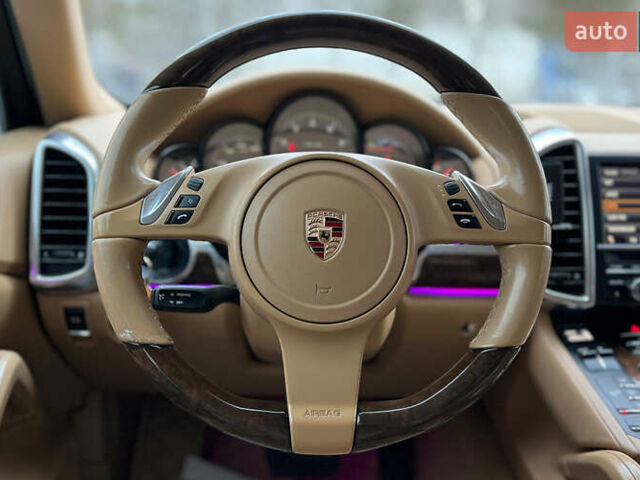 Білий Порше Cayenne, об'ємом двигуна 3.6 л та пробігом 207 тис. км за 17500 $, фото 10 на Automoto.ua