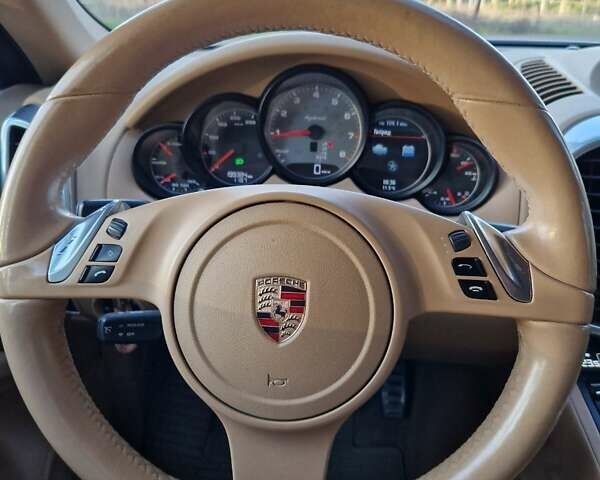 Білий Порше Cayenne, об'ємом двигуна 3 л та пробігом 199 тис. км за 15900 $, фото 24 на Automoto.ua