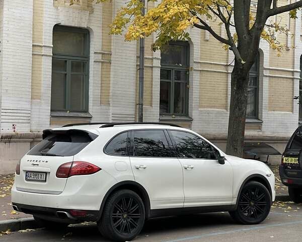 Білий Порше Cayenne, об'ємом двигуна 3.6 л та пробігом 240 тис. км за 18000 $, фото 6 на Automoto.ua
