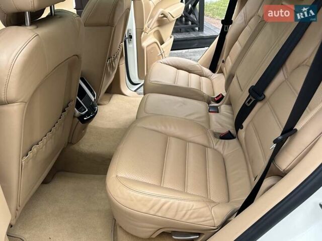 Белый Порше Каен, объемом двигателя 4.8 л и пробегом 144 тыс. км за 22700 $, фото 57 на Automoto.ua