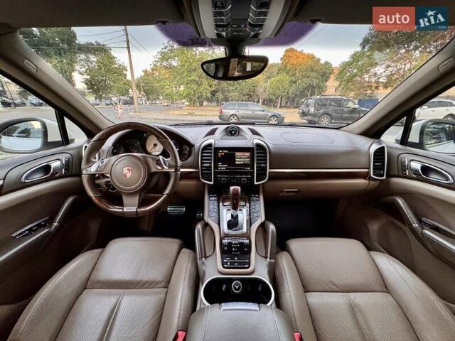 Порше Каен 2011 в Одессе на Automoto.ua Белый Порше Каен, объемом двигателя 4.81 л и пробегом 238 тыс. км за 16800 $, фото 62 на Automoto.ua