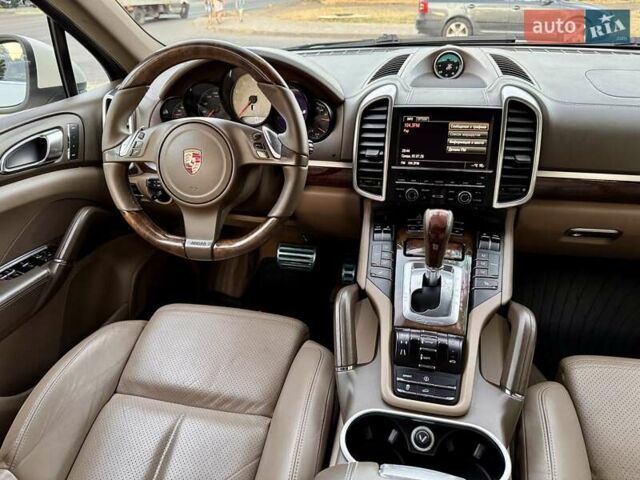 Порше Каен 2011 в Одессе на Automoto.ua Белый Порше Каен, объемом двигателя 4.81 л и пробегом 238 тыс. км за 16800 $, фото 68 на Automoto.ua
