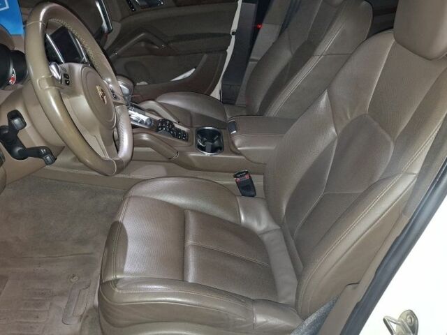 Білий Порше Cayenne, об'ємом двигуна 4.8 л та пробігом 131 тис. км за 23837 $, фото 7 на Automoto.ua