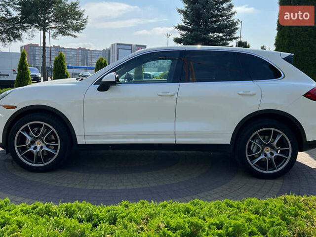 Белый Порше Каен, объемом двигателя 4.8 л и пробегом 147 тыс. км за 17800 $, фото 3 на Automoto.ua