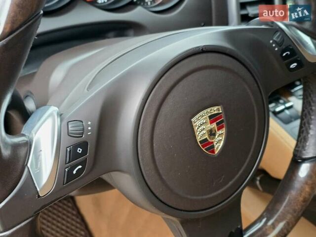 Білий Порше Cayenne, об'ємом двигуна 3 л та пробігом 225 тис. км за 16500 $, фото 18 на Automoto.ua