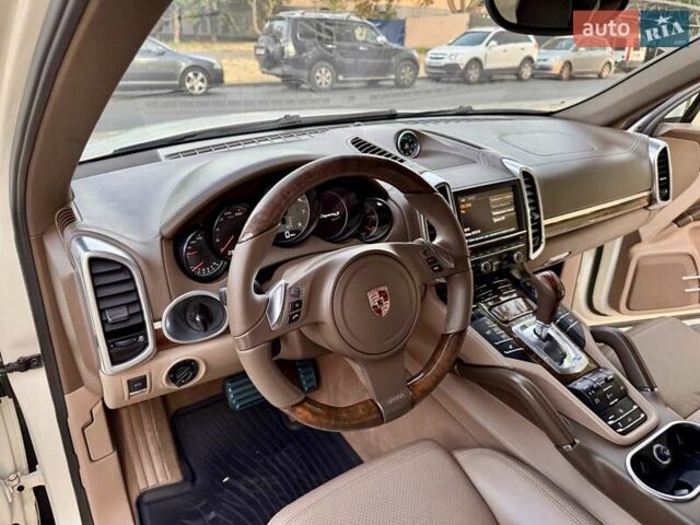Порше Каен 2011 в Одессе на Automoto.ua Белый Порше Каен, объемом двигателя 4.81 л и пробегом 238 тыс. км за 16800 $, фото 43 на Automoto.ua