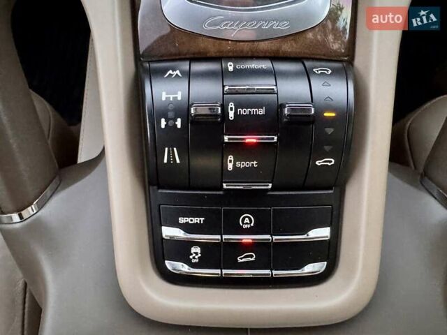 Порше Каен 2011 в Одессе на Automoto.ua Белый Порше Каен, объемом двигателя 4.81 л и пробегом 238 тыс. км за 16800 $, фото 72 на Automoto.ua