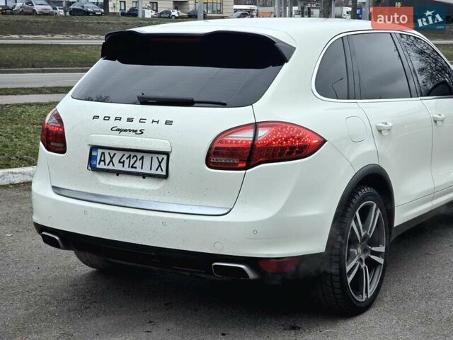 Білий Порше Cayenne, об'ємом двигуна 3 л та пробігом 225 тис. км за 16200 $, фото 8 на Automoto.ua