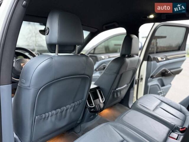 Белый Порше Каен, объемом двигателя 4.8 л и пробегом 199 тыс. км за 16500 $, фото 24 на Automoto.ua