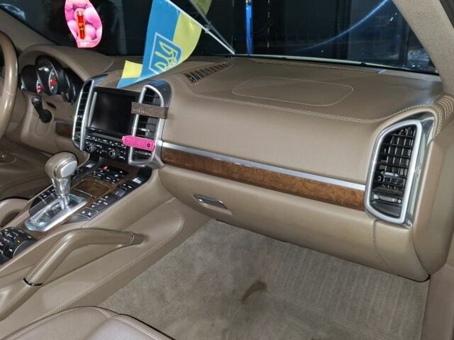 Білий Порше Cayenne, об'ємом двигуна 4.8 л та пробігом 131 тис. км за 23837 $, фото 8 на Automoto.ua