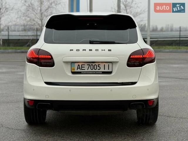 Белый Порше Каен, объемом двигателя 4.8 л и пробегом 199 тыс. км за 16500 $, фото 5 на Automoto.ua
