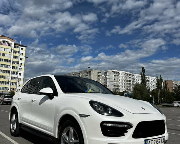 Белый Порше Каен, объемом двигателя 3 л и пробегом 200 тыс. км за 32000 $, фото 2 на Automoto.ua
