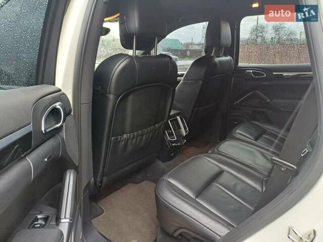 Белый Порше Каен, объемом двигателя 4.81 л и пробегом 168 тыс. км за 14000 $, фото 11 на Automoto.ua